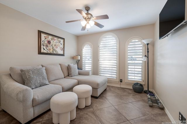 9115 Dapple Gray Ct, San Antonio, TX 78251