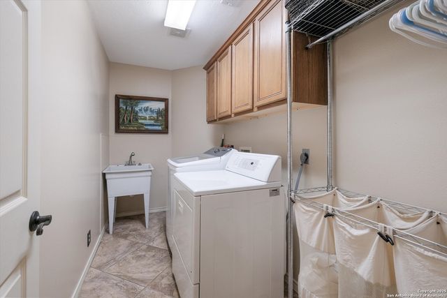 9115 Dapple Gray Ct, San Antonio, TX 78251