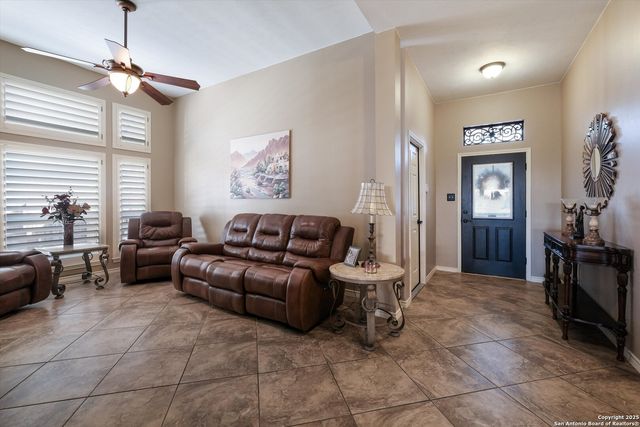 9115 Dapple Gray Ct, San Antonio, TX 78251