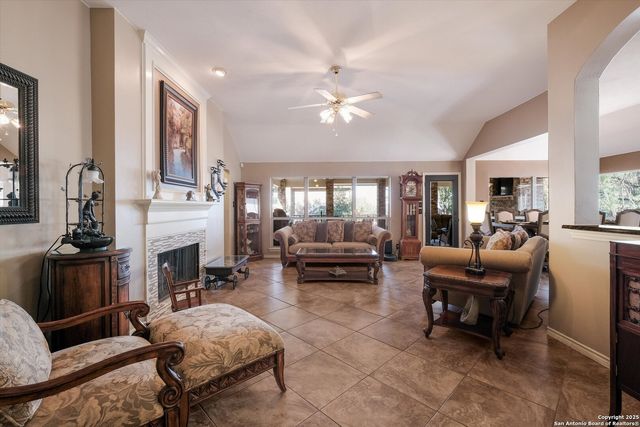 9115 Dapple Gray Ct, San Antonio, TX 78251