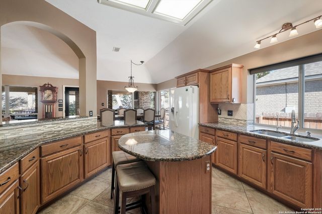 9115 Dapple Gray Ct, San Antonio, TX 78251