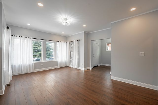 7715 S Oglesby Avenue, Chicago, IL 60649