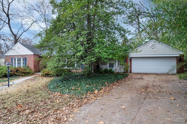 1505 Andrew Drive, St Louis, MO 63122