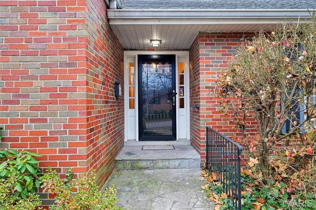 1505 Andrew Drive, St Louis, MO 63122