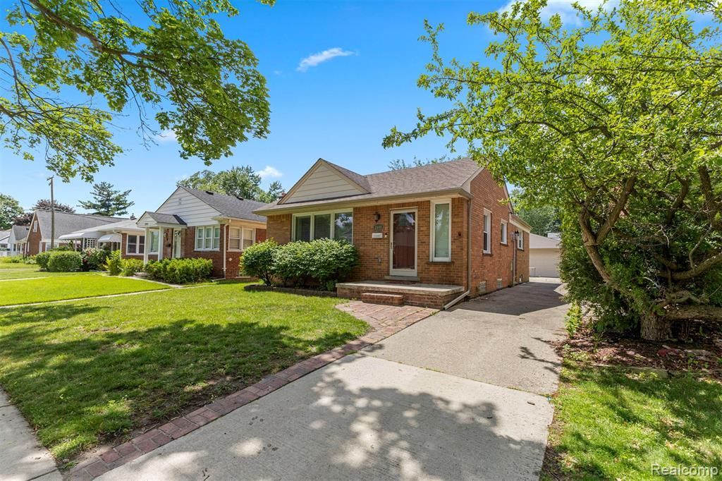 2640 Byrd Street, Dearborn, MI 48124