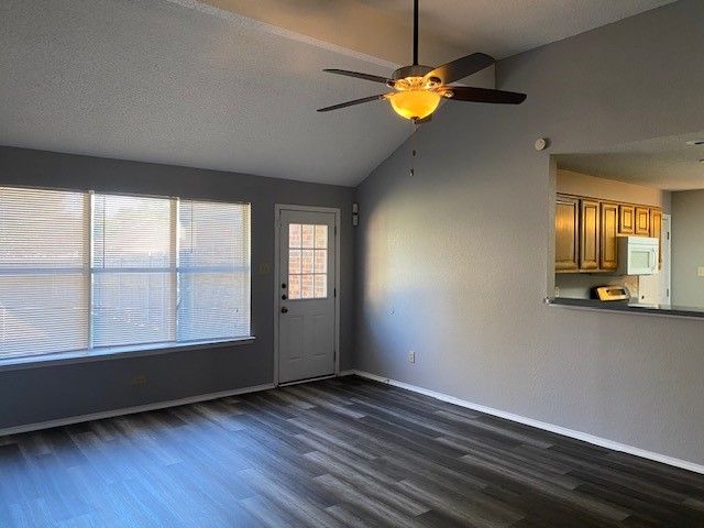 1512 Straus Road, Cedar Hill, TX 75104