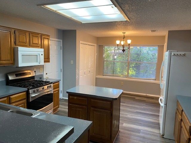 1512 Straus Road, Cedar Hill, TX 75104