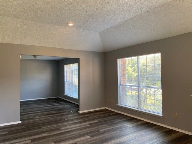 1512 Straus Road, Cedar Hill, TX 75104