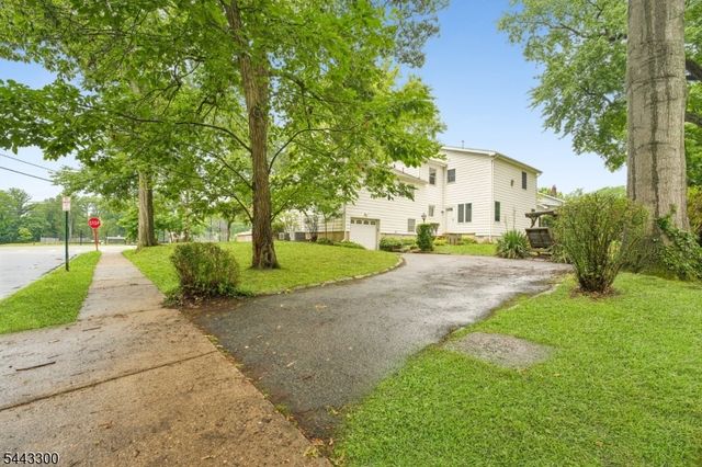 46 Lidgerwood Pkwy, Morristown Town, NJ 07960