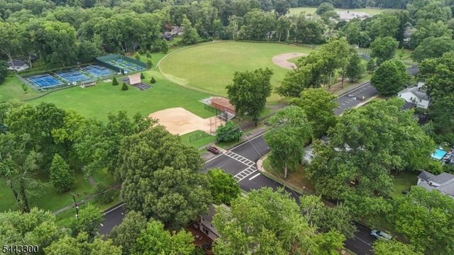46 Lidgerwood Pkwy, Morristown Town, NJ 07960