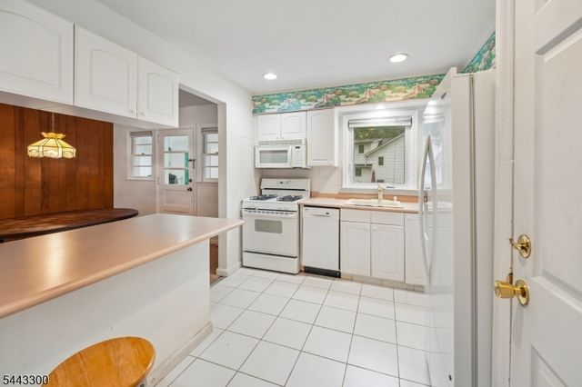 46 Lidgerwood Pkwy, Morristown Town, NJ 07960