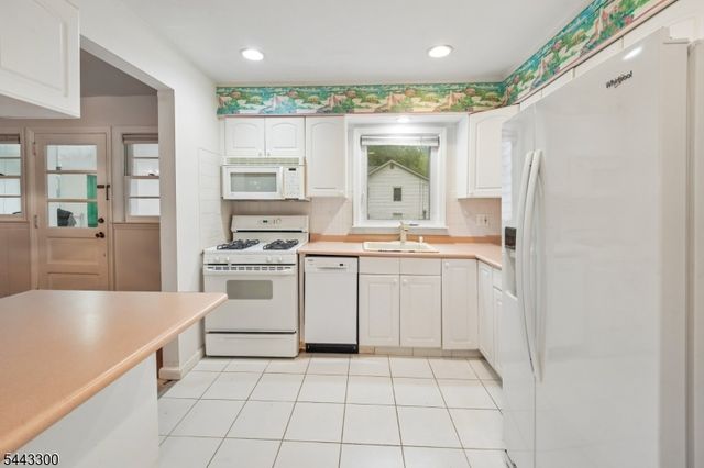 46 Lidgerwood Pkwy, Morristown Town, NJ 07960