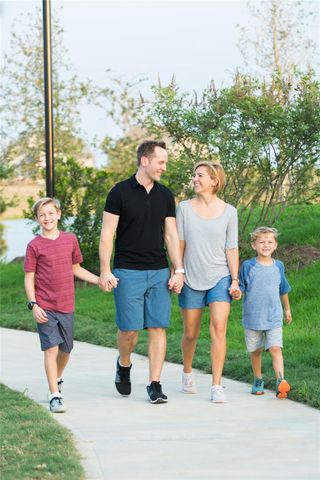 2922 Peach Valley Rd, Fulshear, TX 77423