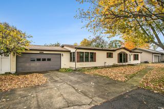 13426 N Hillside Drive, Syracuse, IN 46567