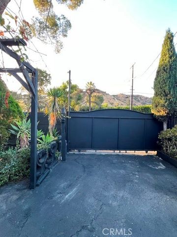 9912 La Tuna Canyon, Sun Valley, CA 91352