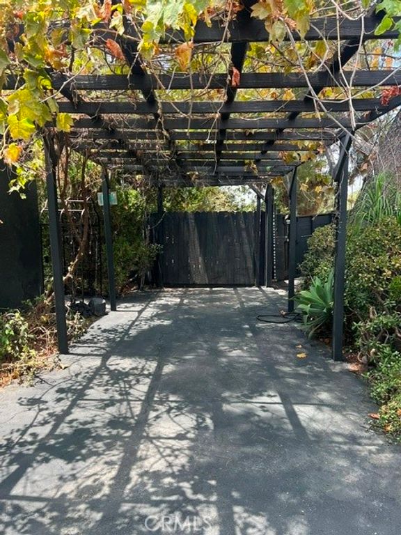 9912 La Tuna Canyon, Sun Valley, CA 91352