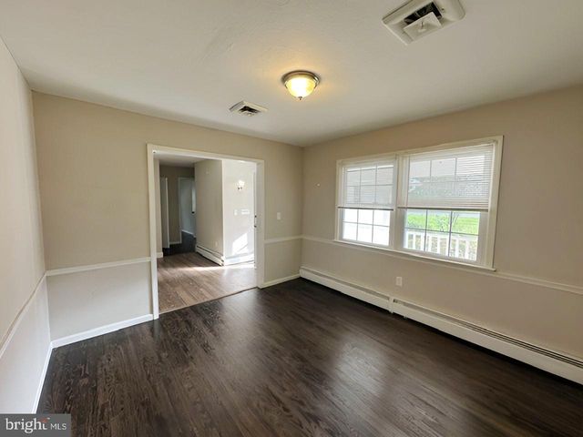 28 ROCKLEIGH DR, Ewing Twp, NJ 08628