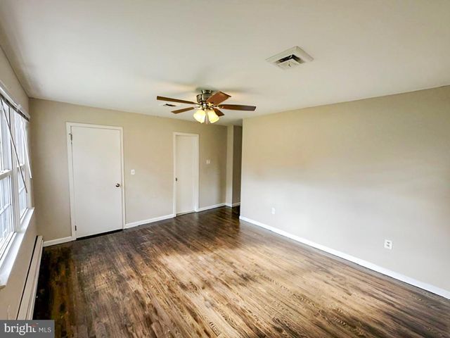 28 ROCKLEIGH DR, Ewing Twp, NJ 08628