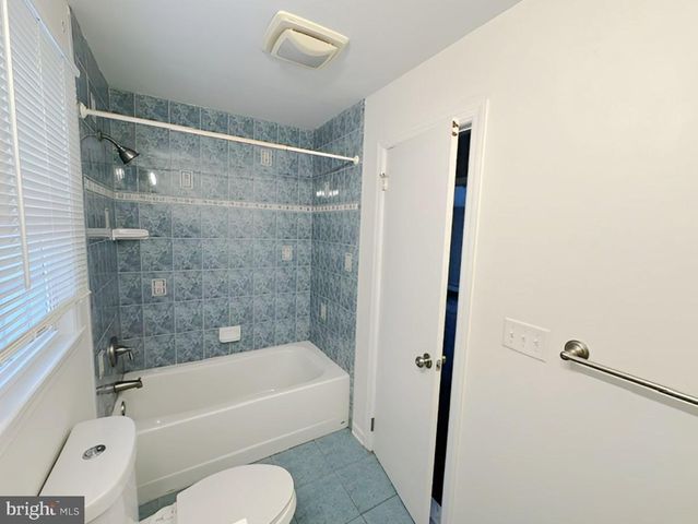 28 ROCKLEIGH DR, Ewing Twp, NJ 08628