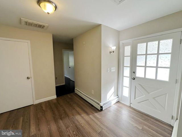 28 ROCKLEIGH DR, Ewing Twp, NJ 08628