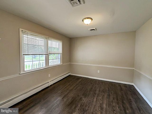 28 ROCKLEIGH DR, Ewing Twp, NJ 08628
