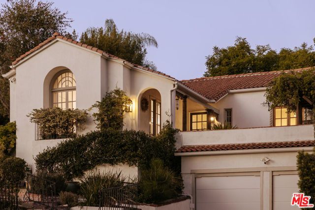 6484 Ivarene Avenue, Los Angeles, CA 90068