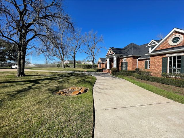 33218 W Forest Court, Fulshear, TX 77441