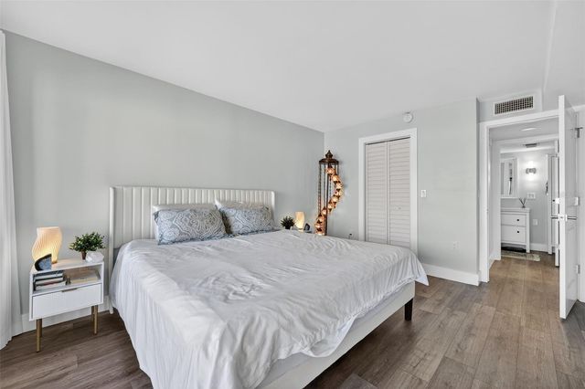 3805 E BAY DRIVE 201, Holmes Beach, FL 34217