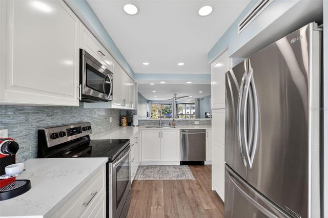 3805 E BAY DRIVE 201, Holmes Beach, FL 34217