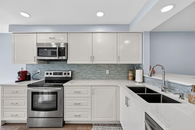 3805 E BAY DRIVE 201, Holmes Beach, FL 34217