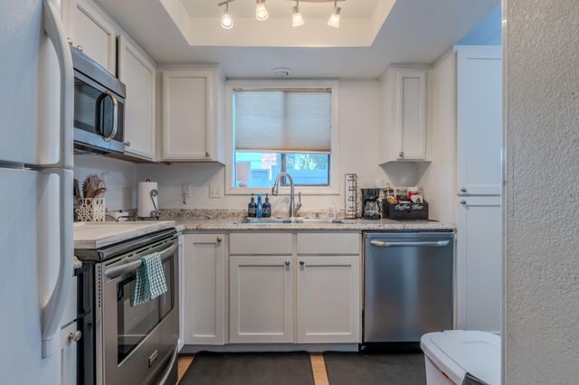 2215 Poplar Drive 2, Medford, OR 97504