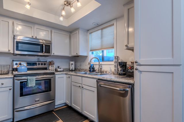 2215 Poplar Drive 2, Medford, OR 97504