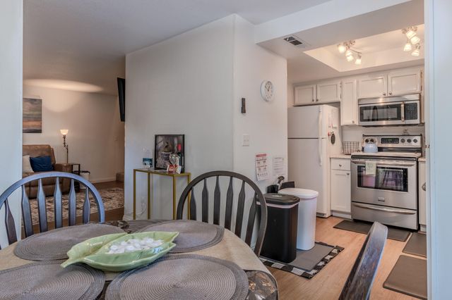 2215 Poplar Drive 2, Medford, OR 97504