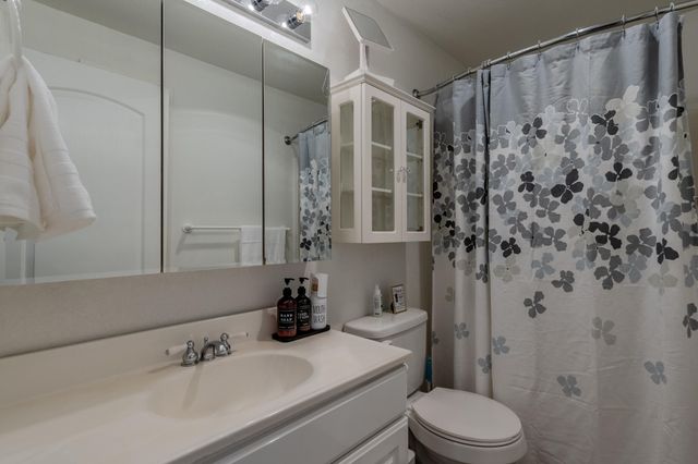 2215 Poplar Drive 2, Medford, OR 97504