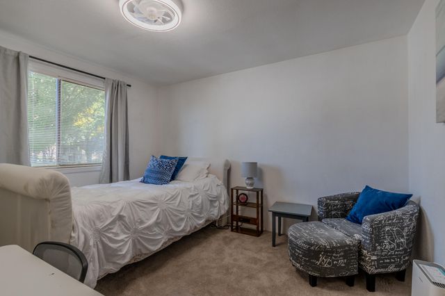 2215 Poplar Drive 2, Medford, OR 97504