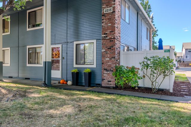 2215 Poplar Drive 2, Medford, OR 97504