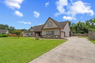 210 Southwood Circle, Baytown, TX 77520