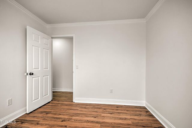 1002 Mountain Breeze Lane, Bristol, TN 37620