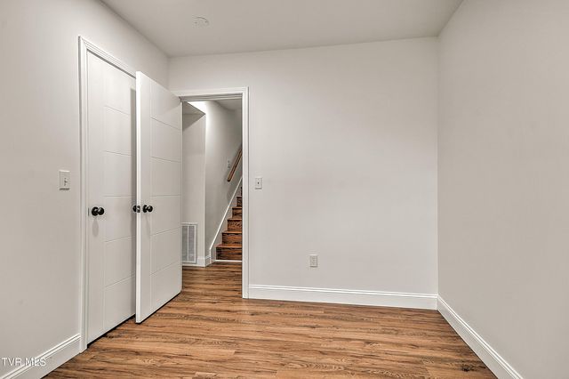 1002 Mountain Breeze Lane, Bristol, TN 37620