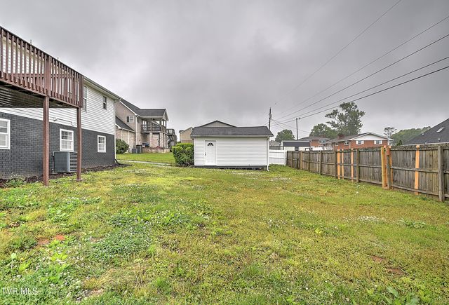 1002 Mountain Breeze Lane, Bristol, TN 37620