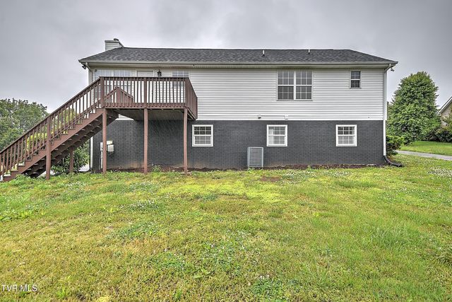 1002 Mountain Breeze Lane, Bristol, TN 37620