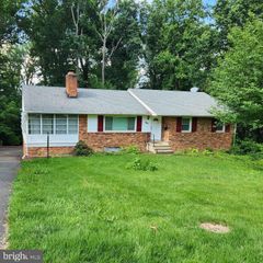 7044 CINDY LN, Annandale, VA 22003