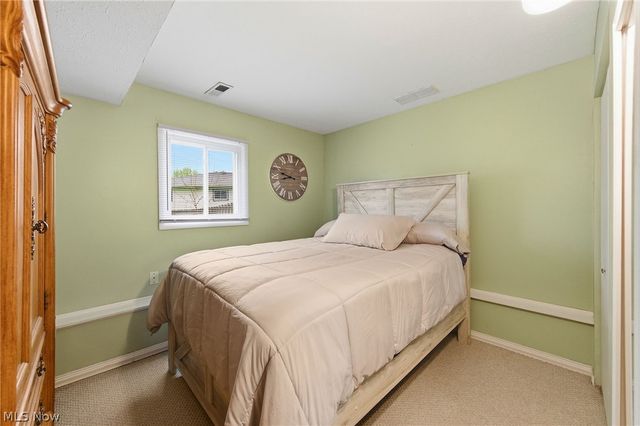 12052 Wood Oval, North Royalton, OH 44133