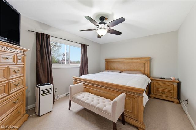 12052 Wood Oval, North Royalton, OH 44133
