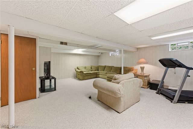 12052 Wood Oval, North Royalton, OH 44133
