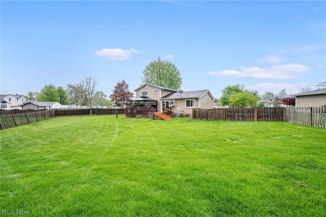 12052 Wood Oval, North Royalton, OH 44133