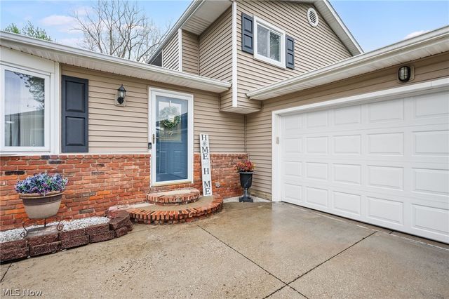 12052 Wood Oval, North Royalton, OH 44133