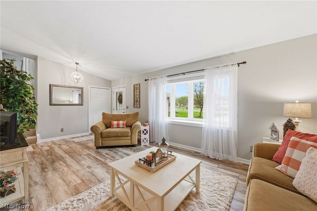 12052 Wood Oval, North Royalton, OH 44133