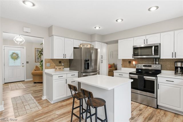 12052 Wood Oval, North Royalton, OH 44133