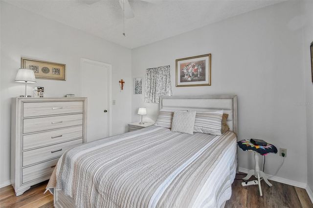 4115 CHATHAM OAK COURT 220, Tampa, FL 33624